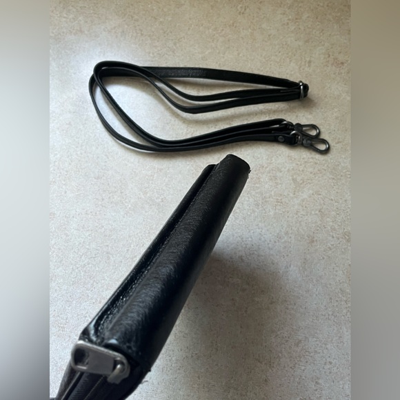 Women’s theSak Phone Wallet Black Pyrite Leather Women's Wallet Crossbody Purse - Picture 10 of 15